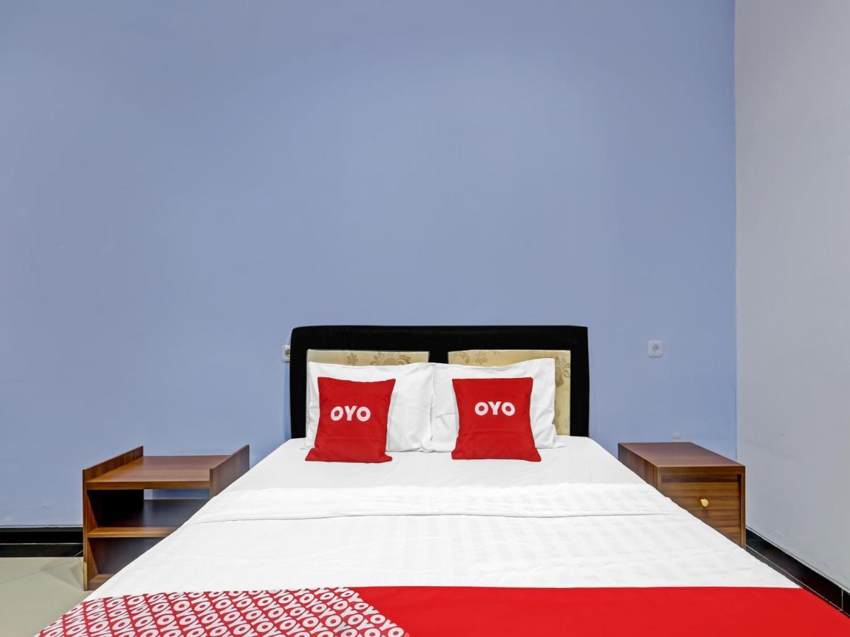 Oyo 90553 Arteri Guest House Семаранг Экстерьер фото