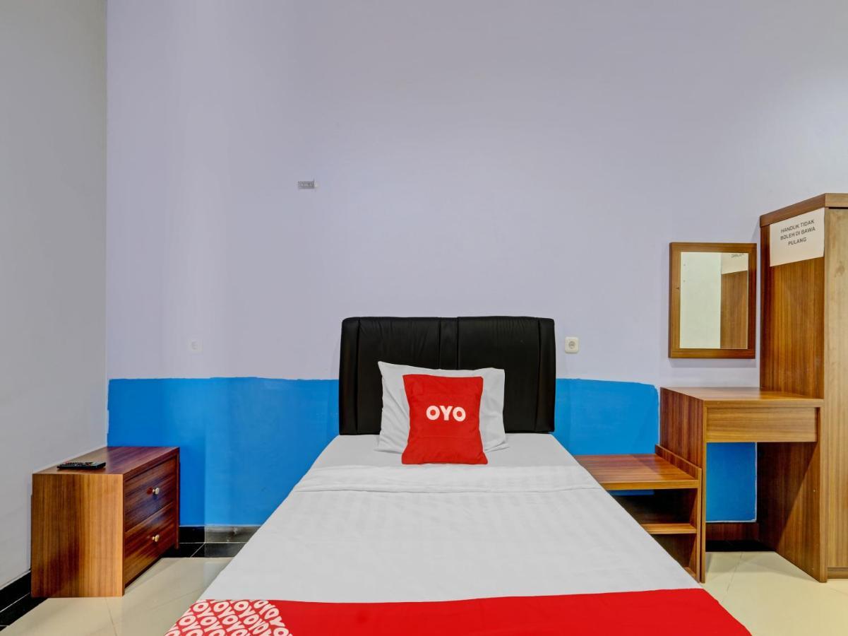 Oyo 90553 Arteri Guest House Семаранг Экстерьер фото