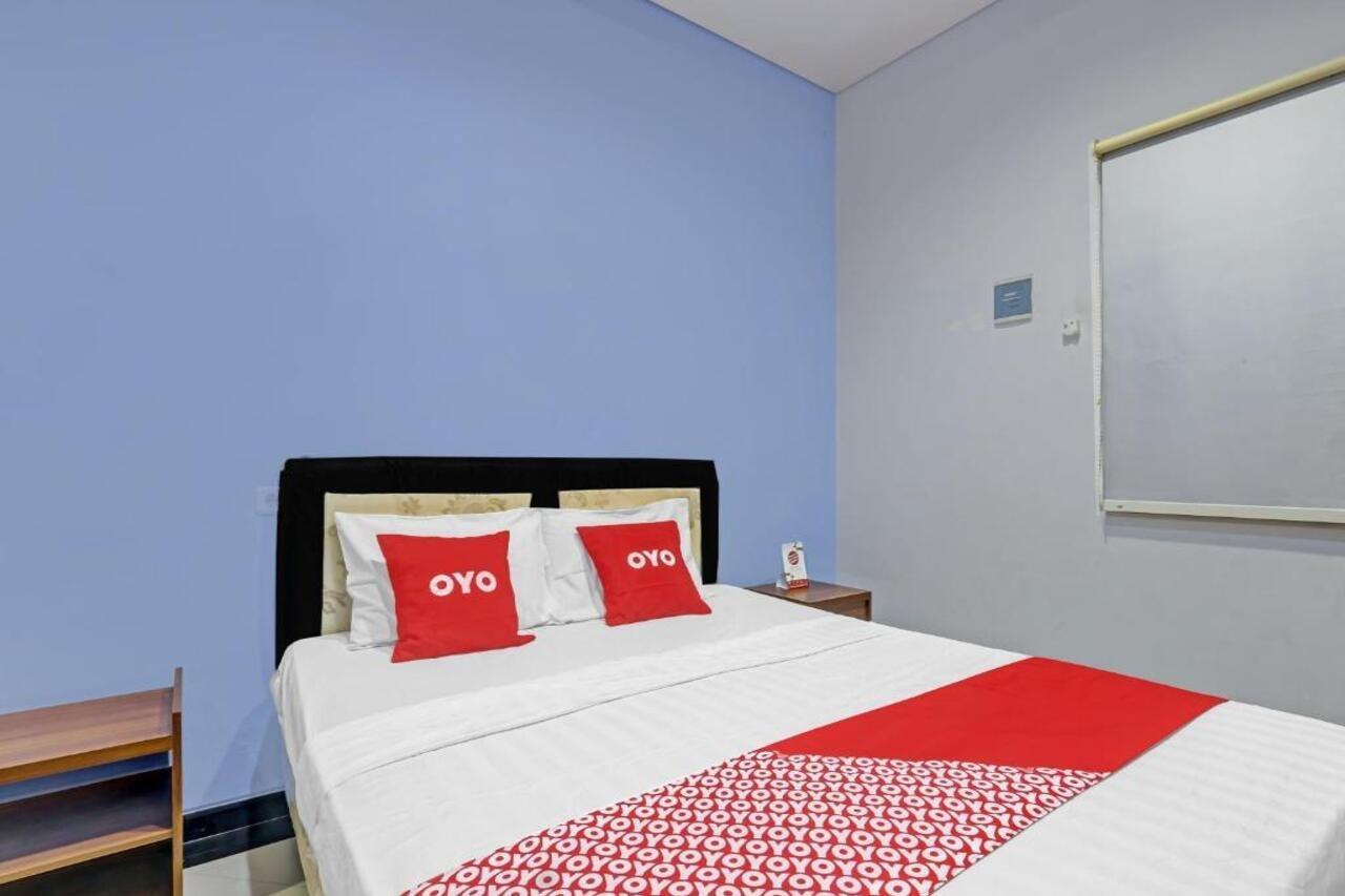 Oyo 90553 Arteri Guest House Семаранг Экстерьер фото